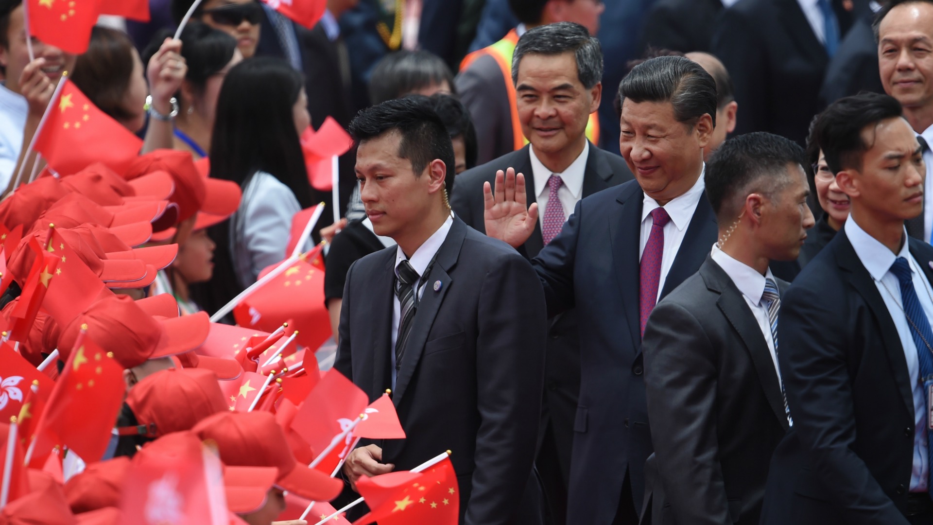 El presidente chino promete mantener el sistema especial de Hong Kong "durante un largo tiempo"