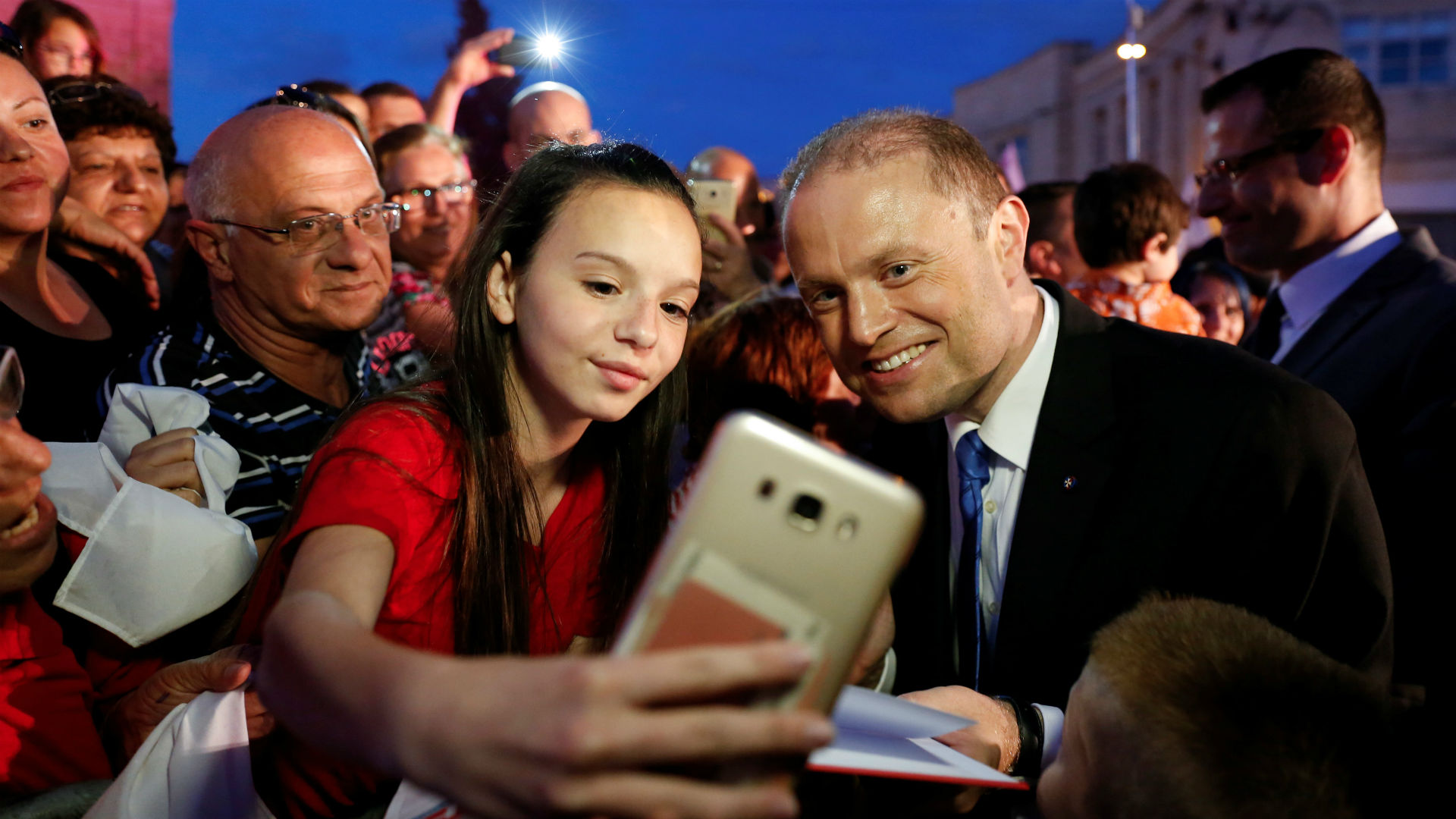 El primer ministro de Malta se juega su futuro en una elecciones anticipadas