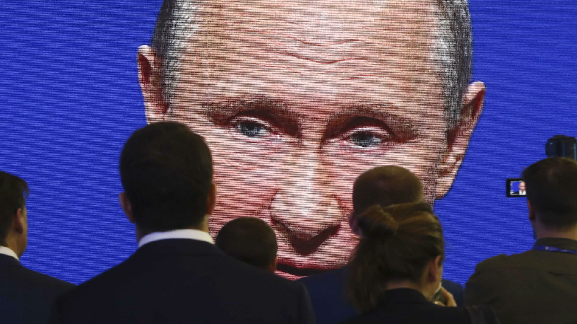 Estados Unidos sanciona a 38 funcionarios y entidades de Rusia