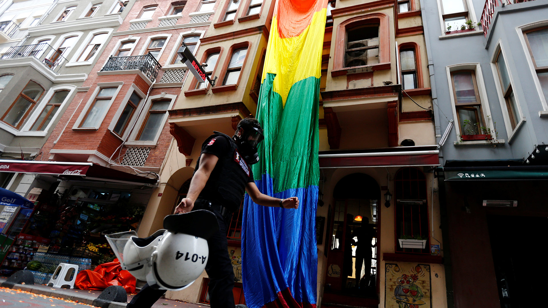 Estambul prohíbe la Marcha del Orgullo Gay excusándose en la seguridad de los turistas