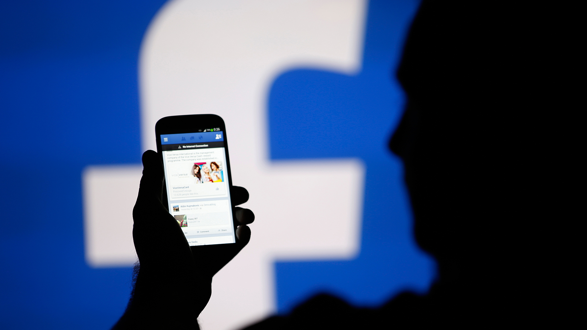 Facebook expone la identidad de los moderadores de los grupos terroristas