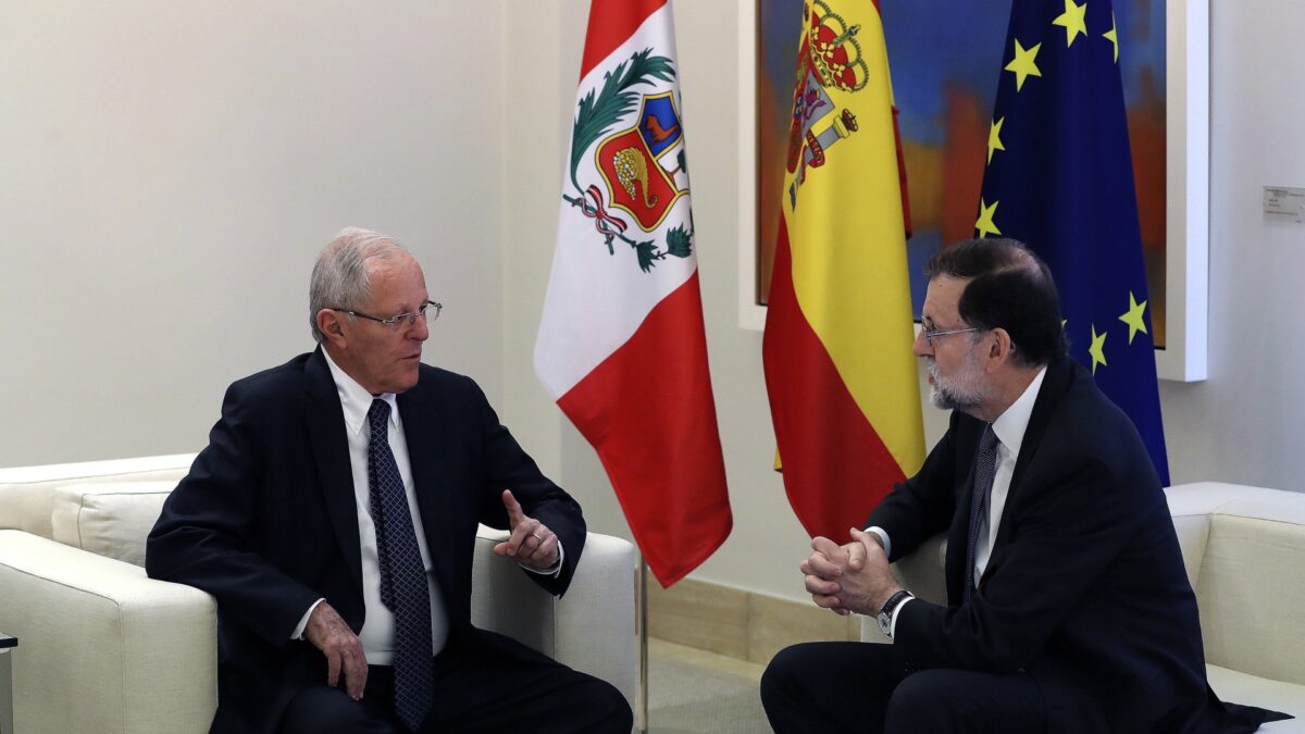 Kuczynski pide actuar en Venezuela para evitar «un mar de sangre»