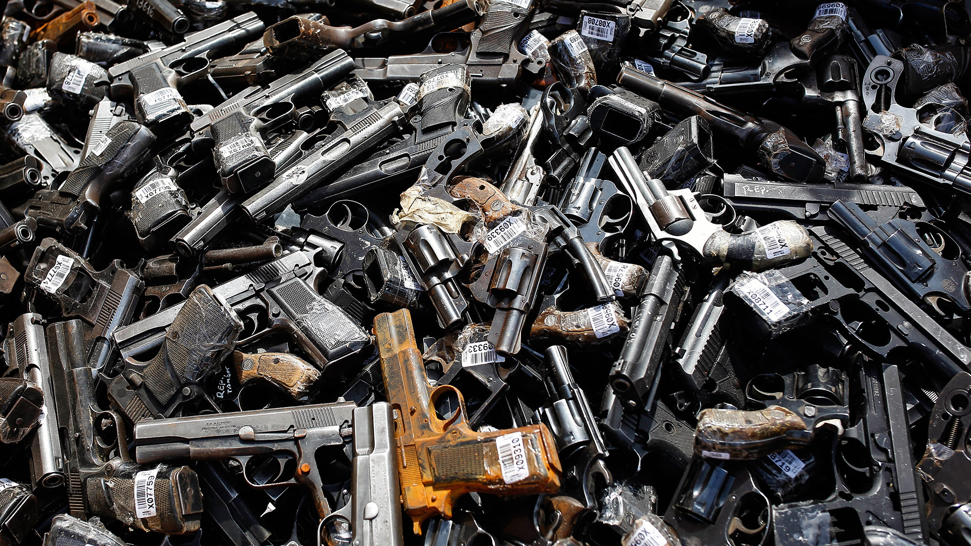 La Policía de Brasil investiga el robo de 391 armas de un depósito judicial