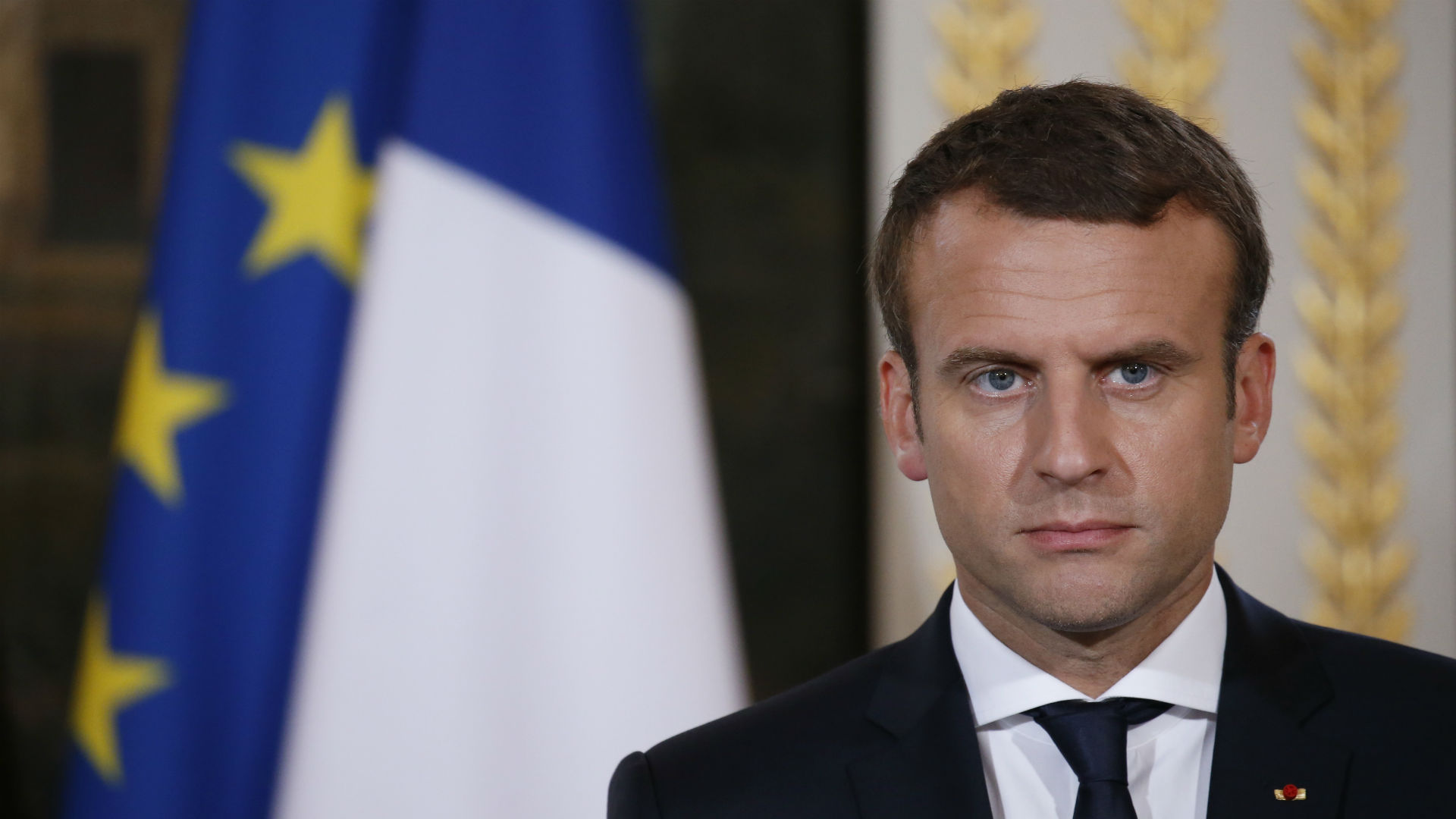 Macron realiza una primera y profunda remodelación del Gobierno