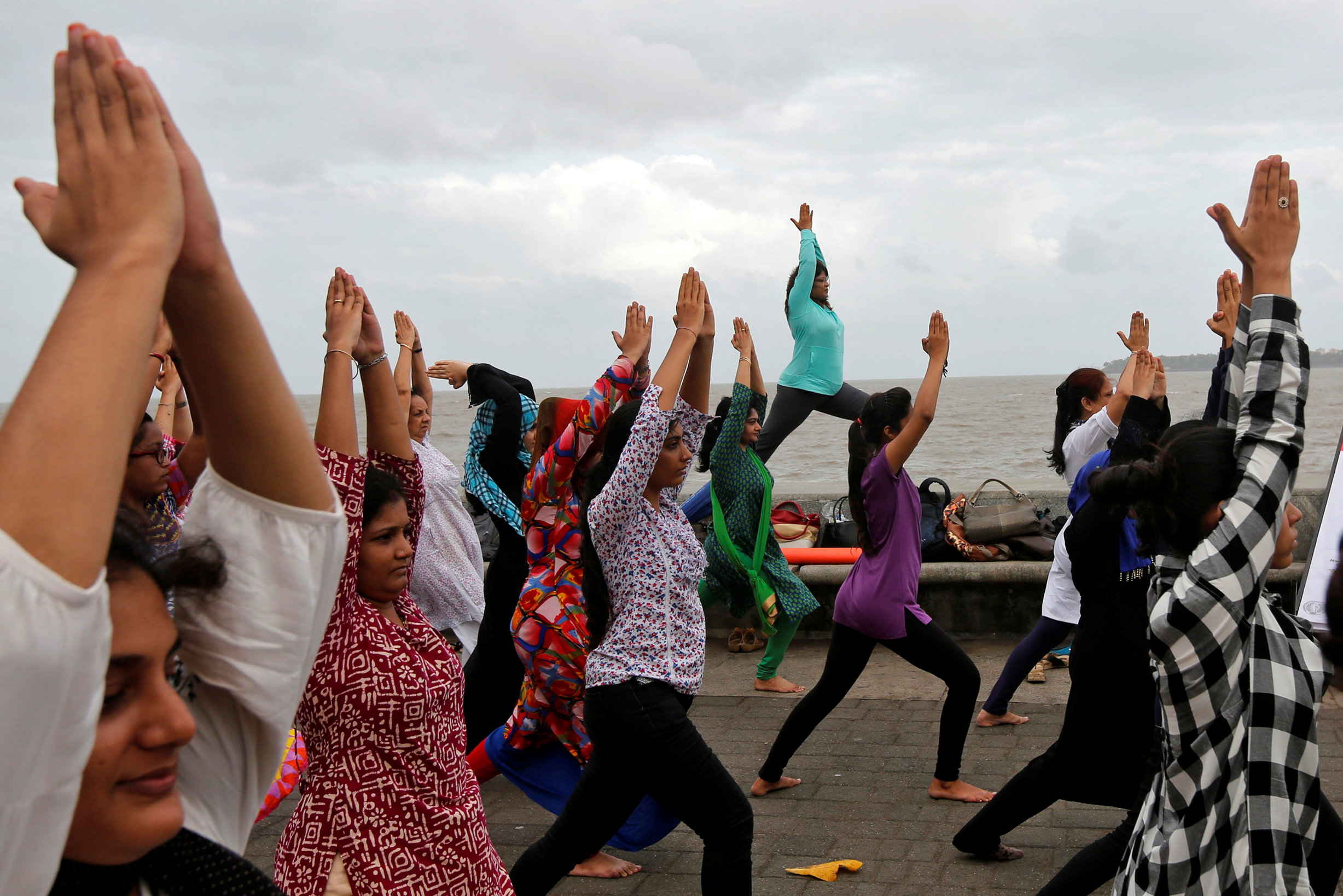 Masiva celebración del Día del Yoga en la India 4