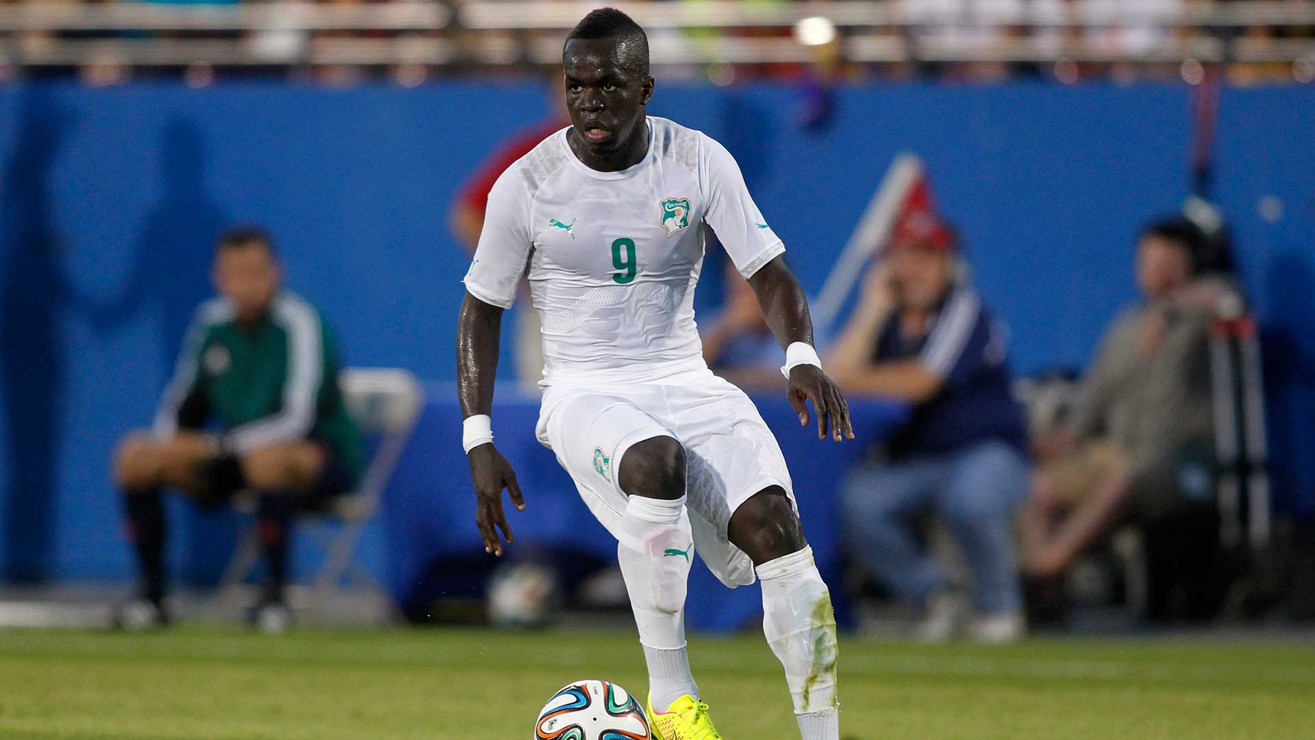 Muere el futbolista Cheik Tioté tras sufrir un infarto durante un entrenamiento