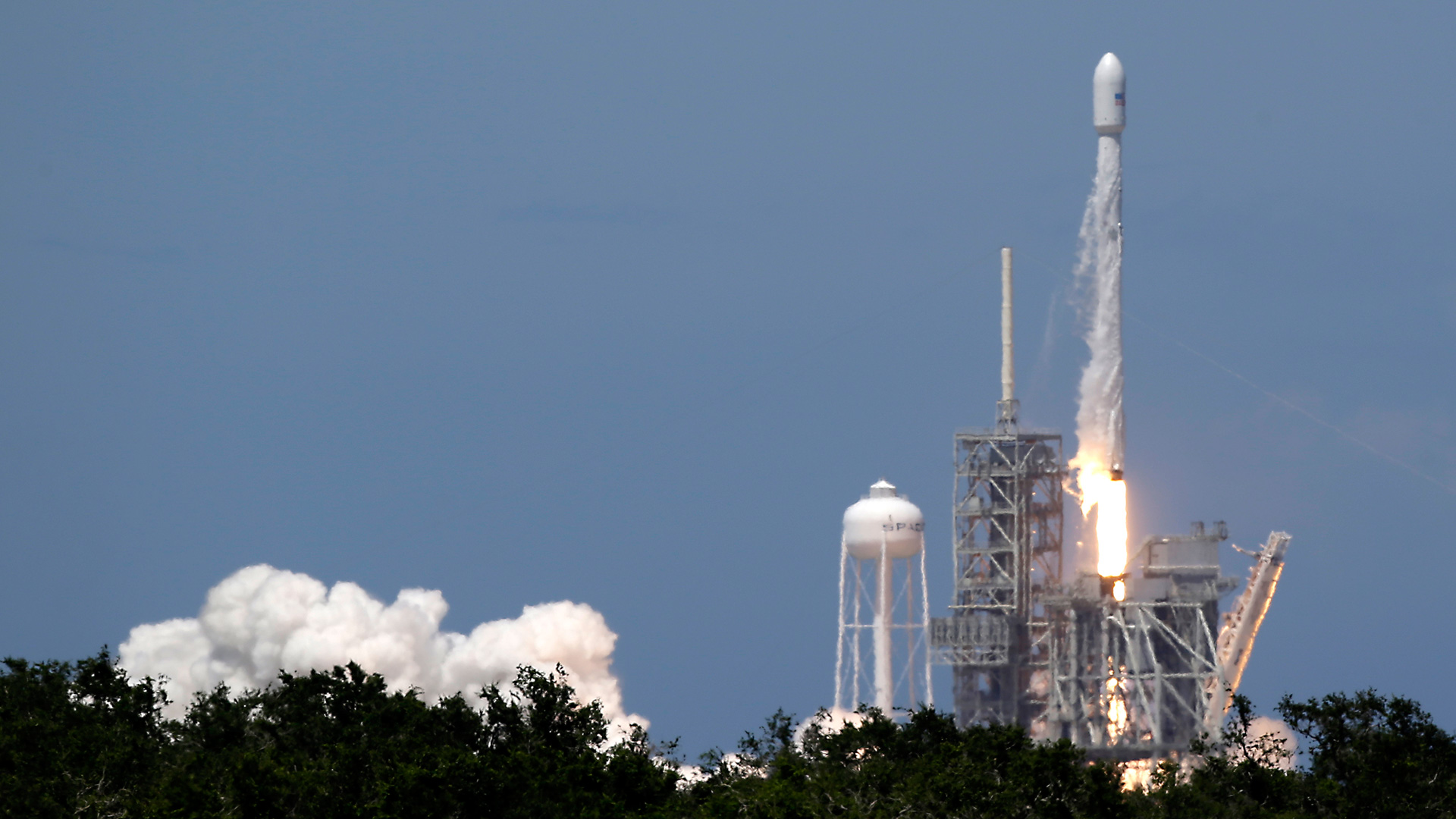 SpaceX lanza y aterriza dos cohetes en menos de 48 horas