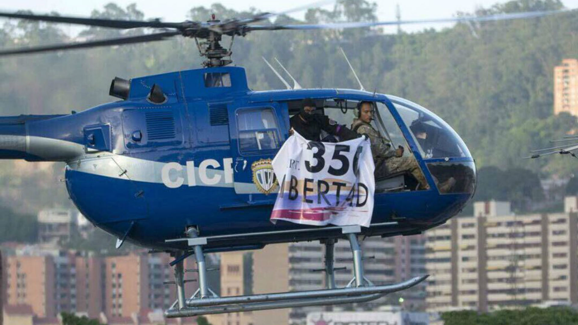 Maduro califica de «terrorismo» el ataque desde un helicóptero contra sedes institucionales en Caracas