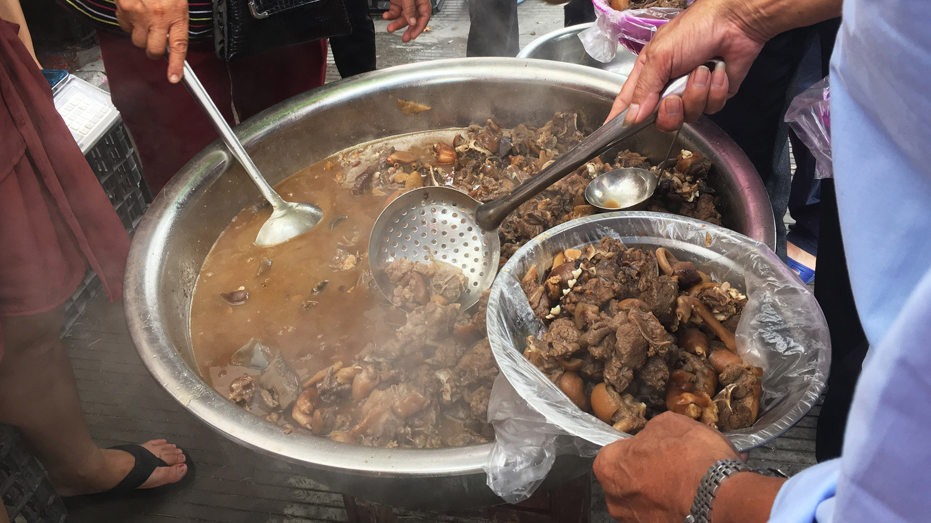 Vuelve a China el festival de la carne de perro a pesar de las restricciones