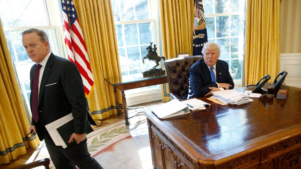 Dimite el portavoz de la Casa Blanca, Sean Spicer, por el nombramiento de Scaramucci