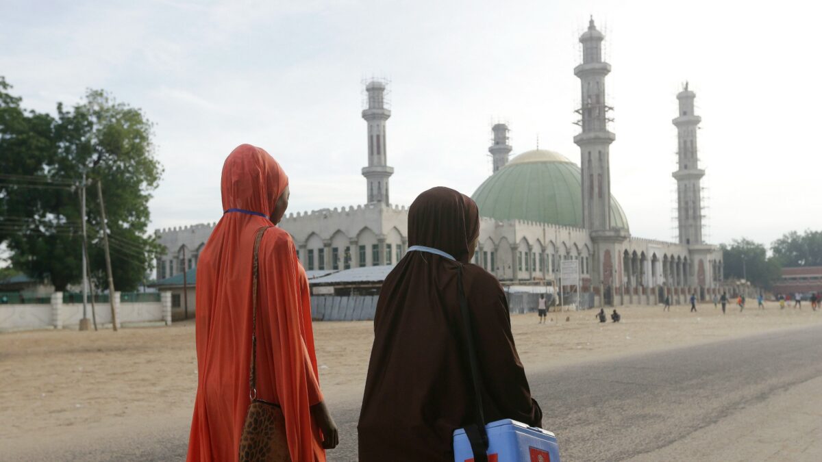 Al menos 10 muertos y 20 heridos por un atentado suicida en una mezquita de Nigeria