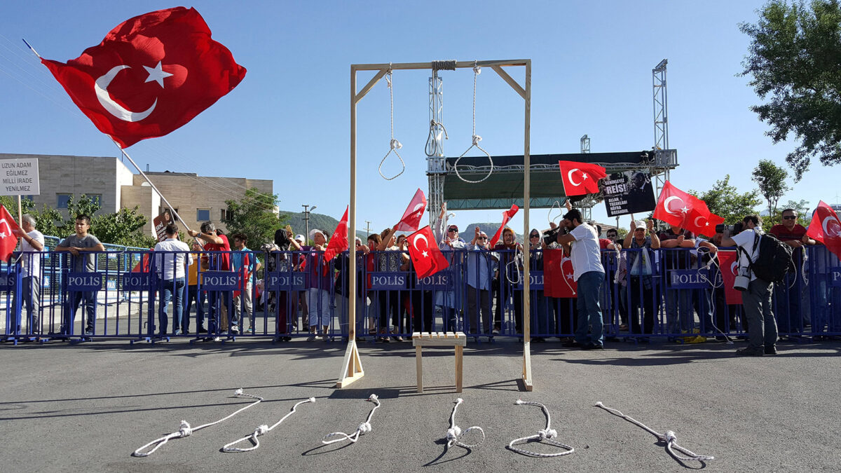 Turquía despide a más de 7.000 funcionarios públicos mediante un nuevo decreto