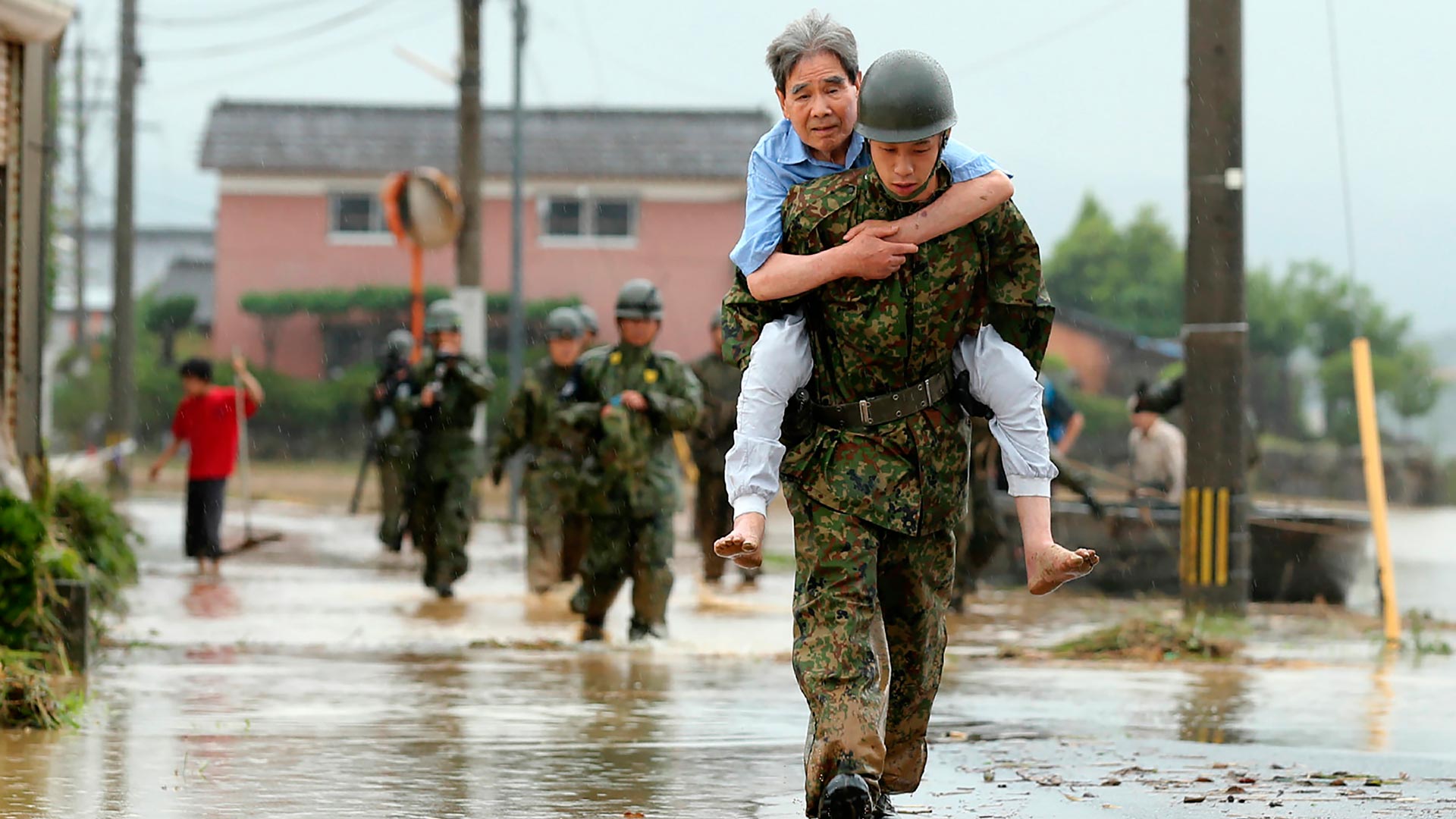 Desaparecen al menos 15 personas por las inundaciones en Japón