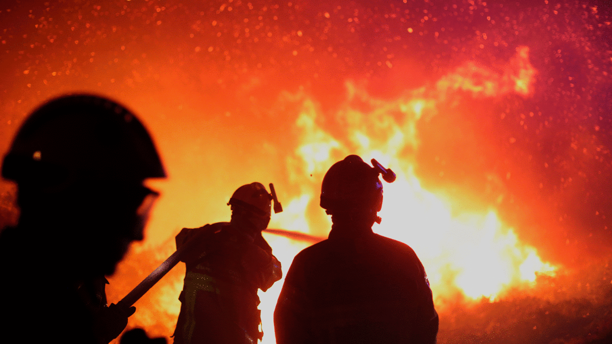 Detenidos dos adolescentes sospechosos de provocar un incendio en Francia