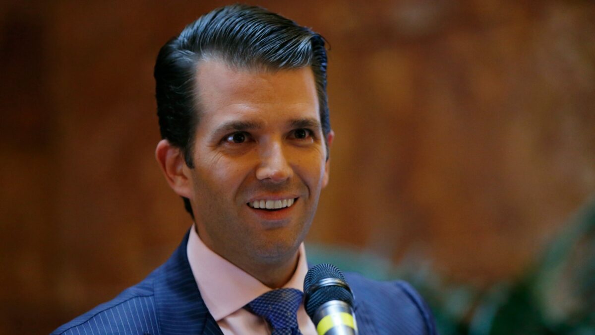 Trump Jr publica emails en los que aceptó recibir información del Kremlin contra Clinton