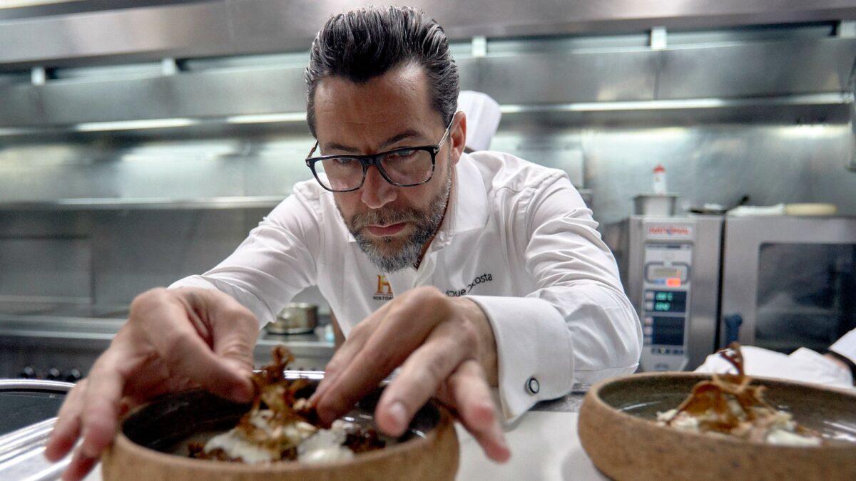 El chef Quique Dacosta invita a los hosteleros a combatir la desnutrición infantil