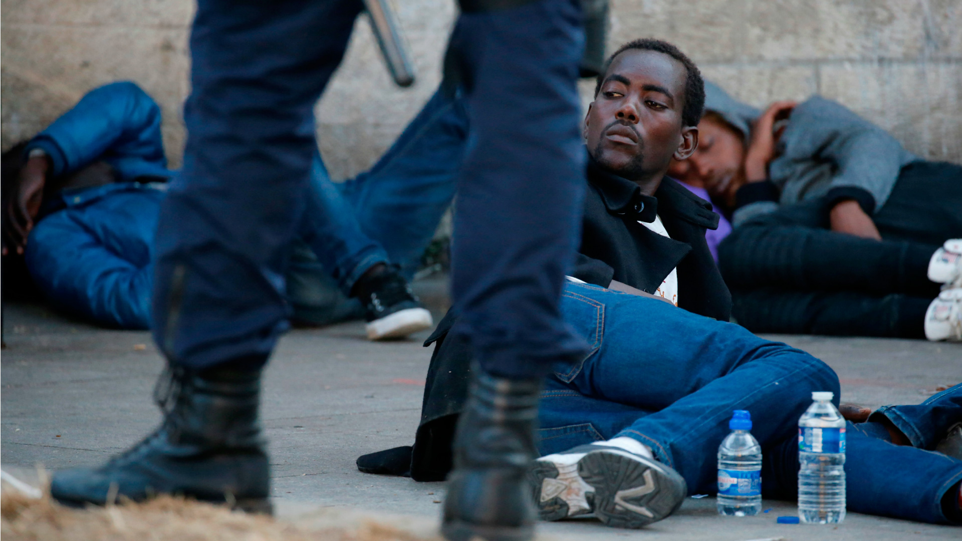 Evacuados más de 2.500 migrantes de un campamento temporal en París 3