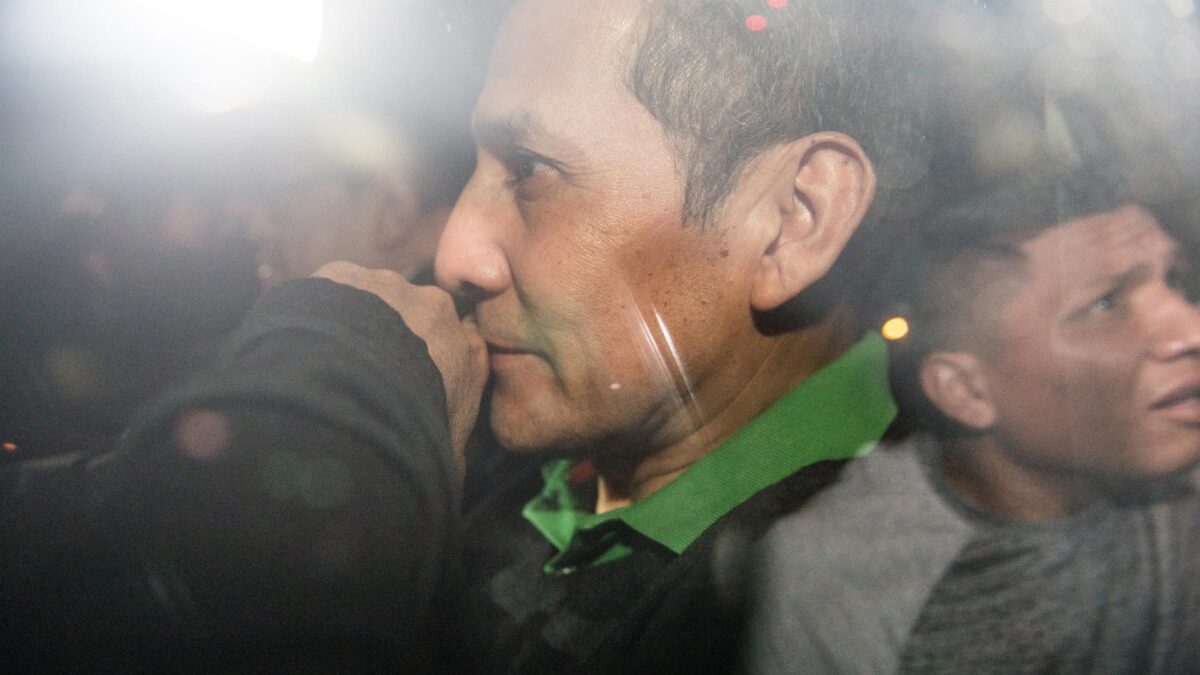 El expresidente Humala y su esposa se entregan a la justicia