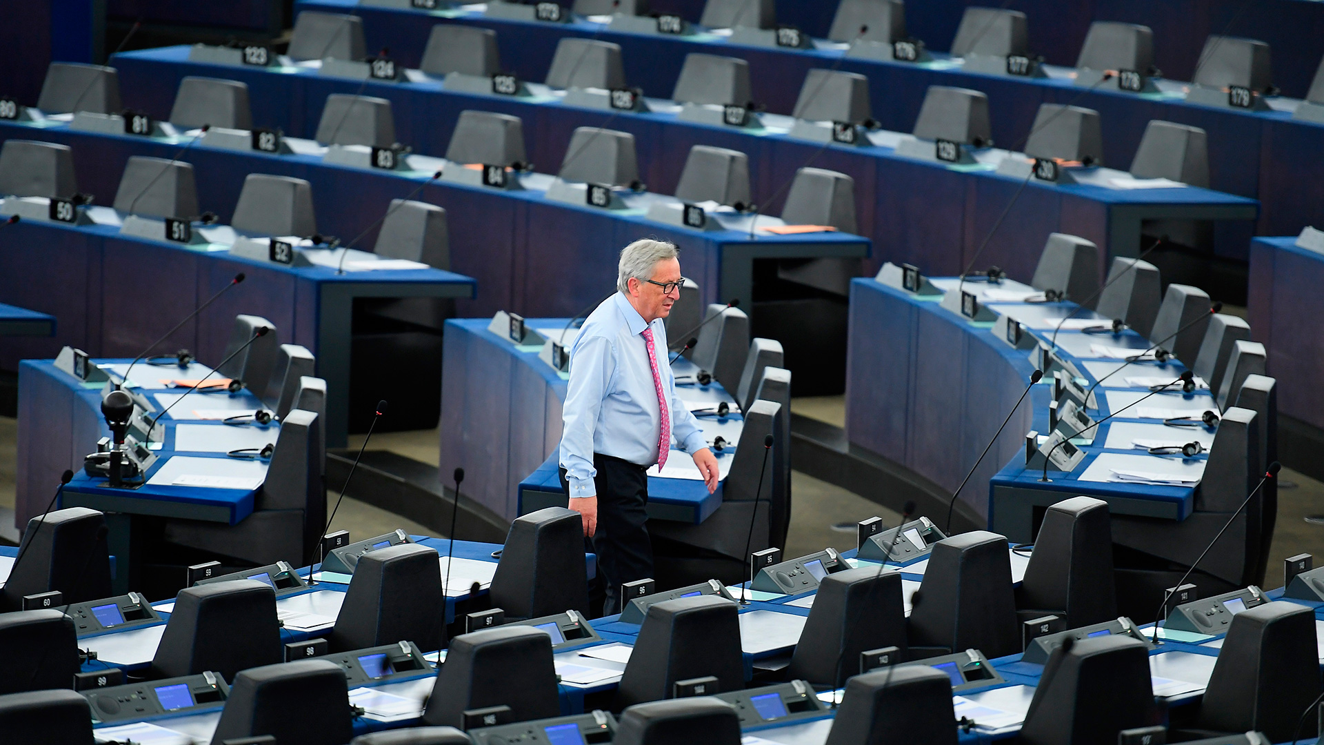Juncker califica de «ridículo» el absentismo en el Parlamento Europeo