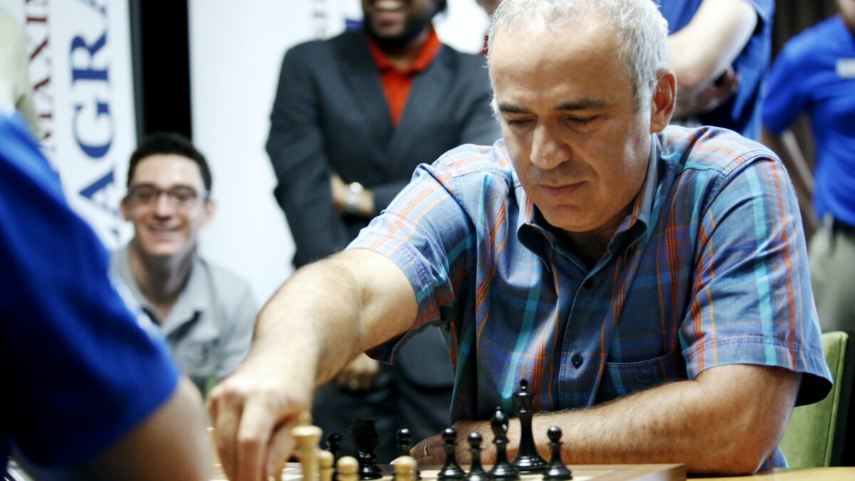 Kasparov regresa a los tableros de ajedrez para un torneo en EEUU