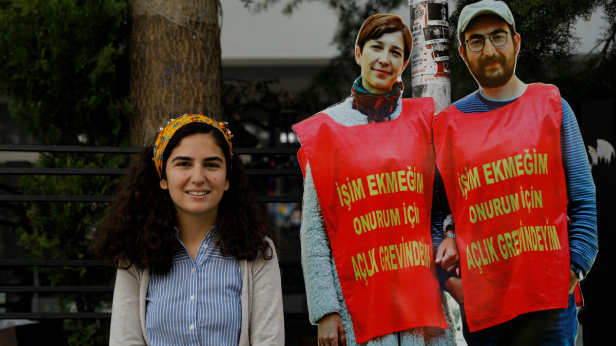 La policía arresta a decenas de manifestantes en Turquía mientras Erdogan comienza su gira por el Golfo