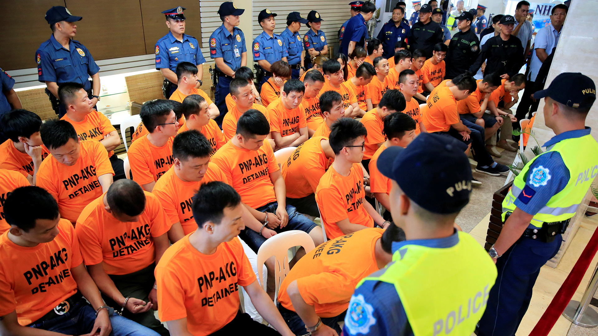 La policía de Filipinas arresta a 43 extranjeros por secuestrar a una mujer de Singapur