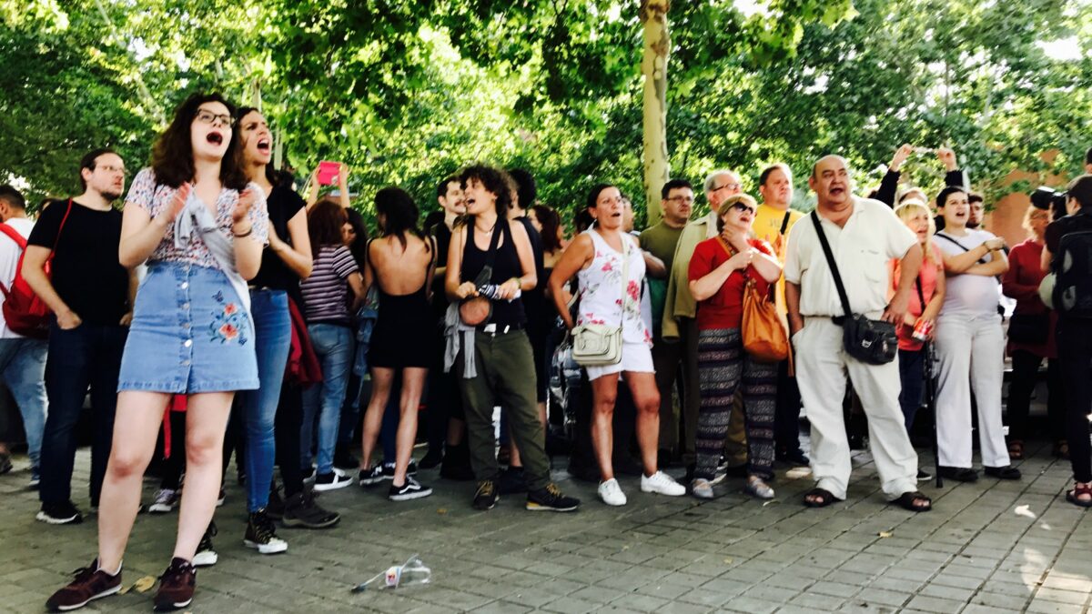 La última jornada del Mad Cool abre con una protesta por la muerte de Pedro Aunión