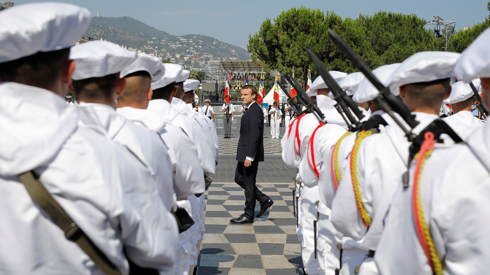 Macron promete a las víctimas de Niza “una lucha sin cuartel” contra el terrorismo