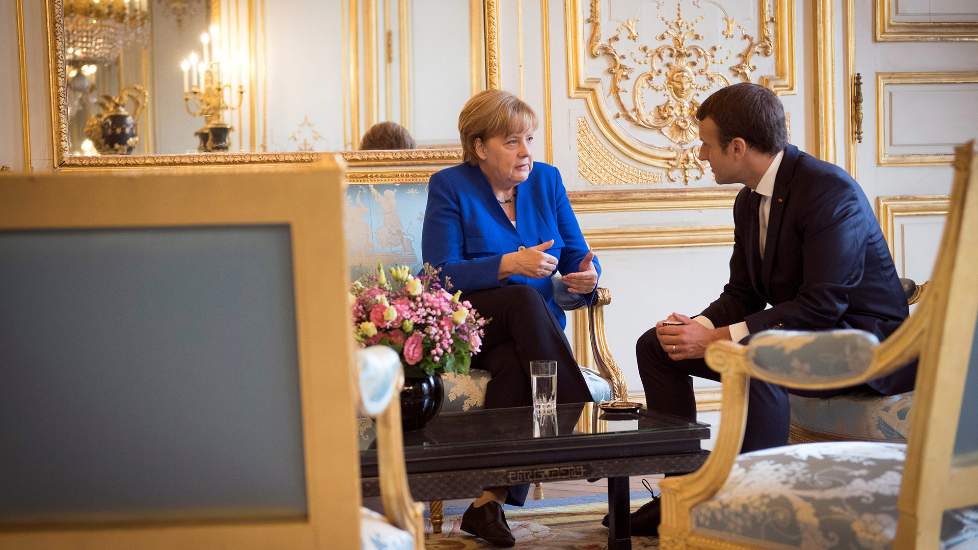 Macron y Merkel se reúnen en París para afianzar la alianza franco-alemana 2