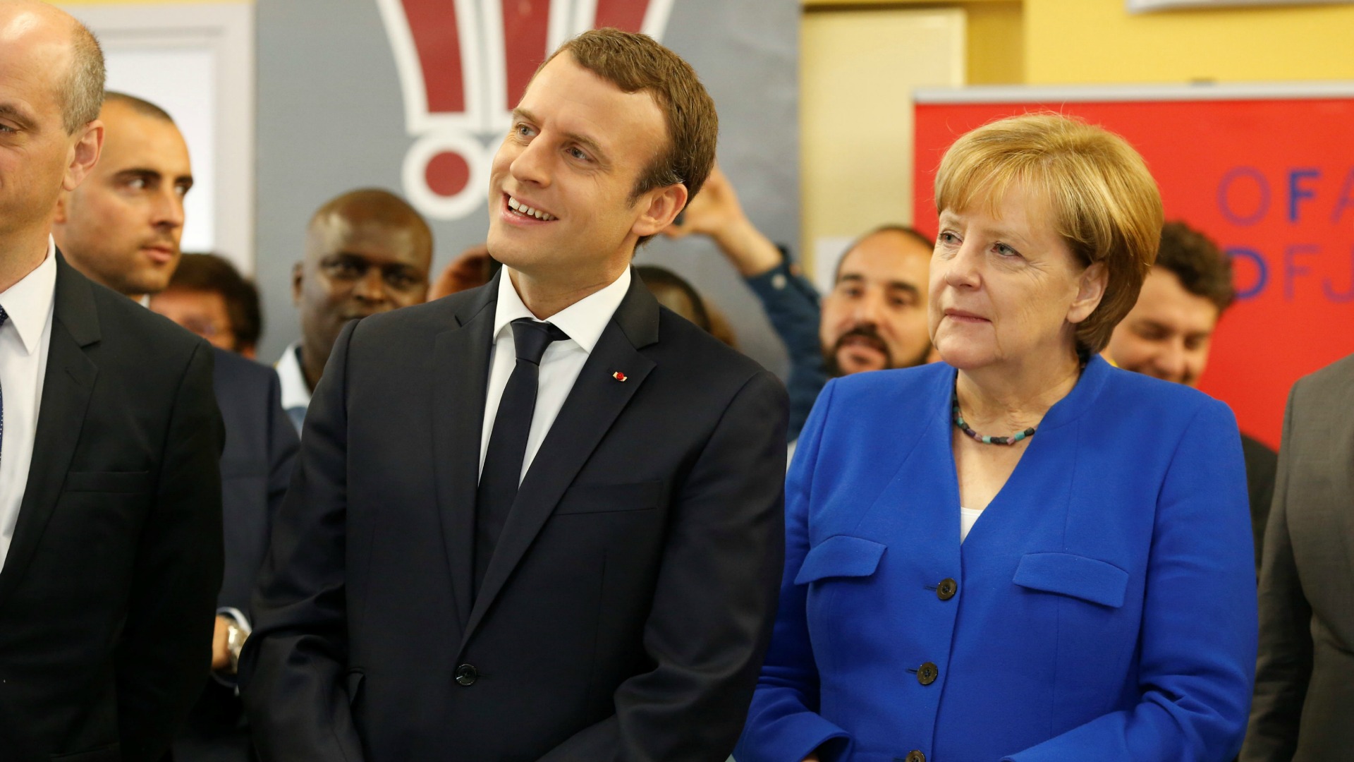 Macron y Merkel se reúnen en París para afianzar la alianza franco-alemana