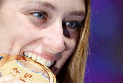 Mireia Belmonte logra el oro en los 200 mariposa en el Mundial de Hungría