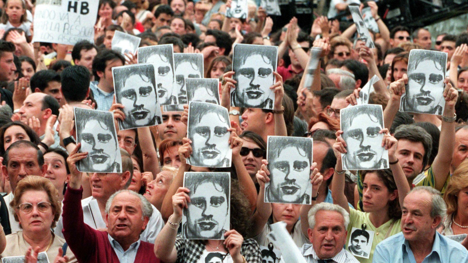 El PP y otros partidos recuerdan a Miguel Ángel Blanco, asesinado por ETA hace 20 años