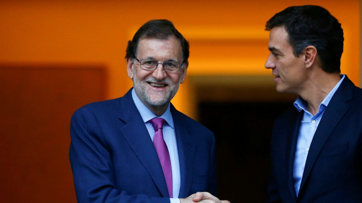 Sánchez apoya a Rajoy en su rechazo al referéndum pero le insta a dialogar con Cataluña