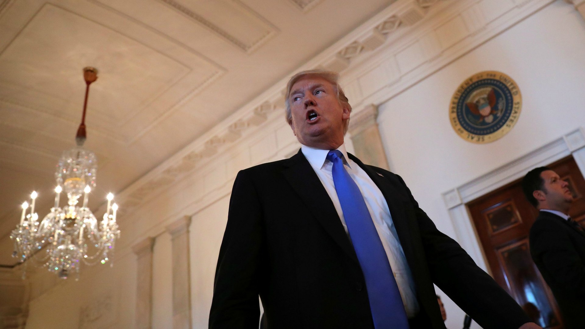 Trump defiende su poder de perdón presidencial en el marco de la trama rusa