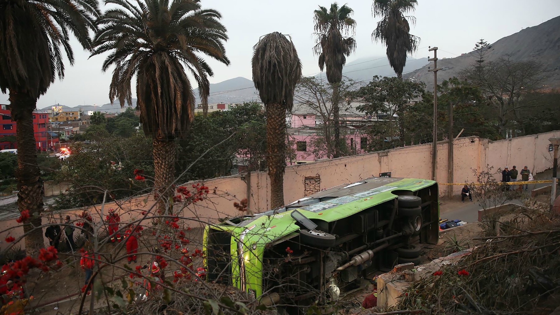 Un accidente de un autobús turístico deja al menos nueve muertos en Perú