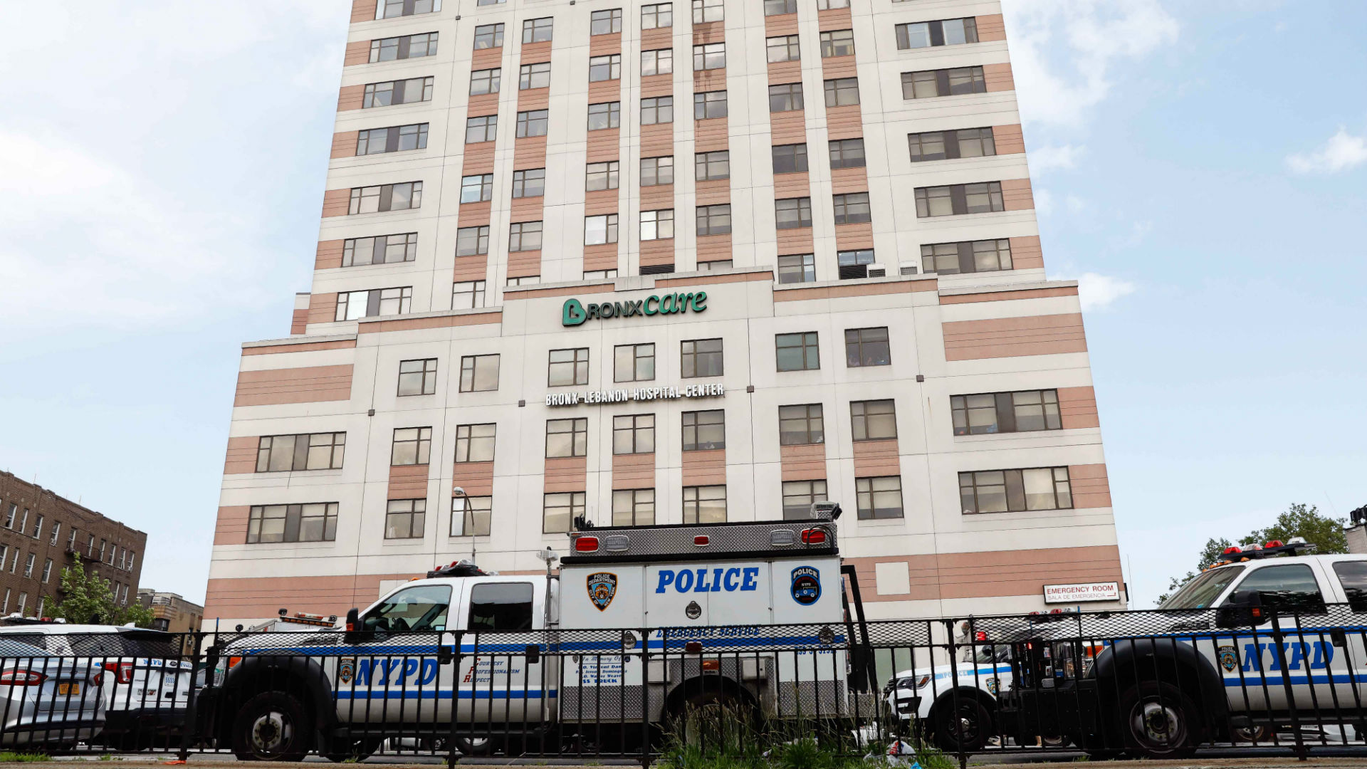 Un tiroteo en un hospital de New York deja dos muertos y seis heridos 1