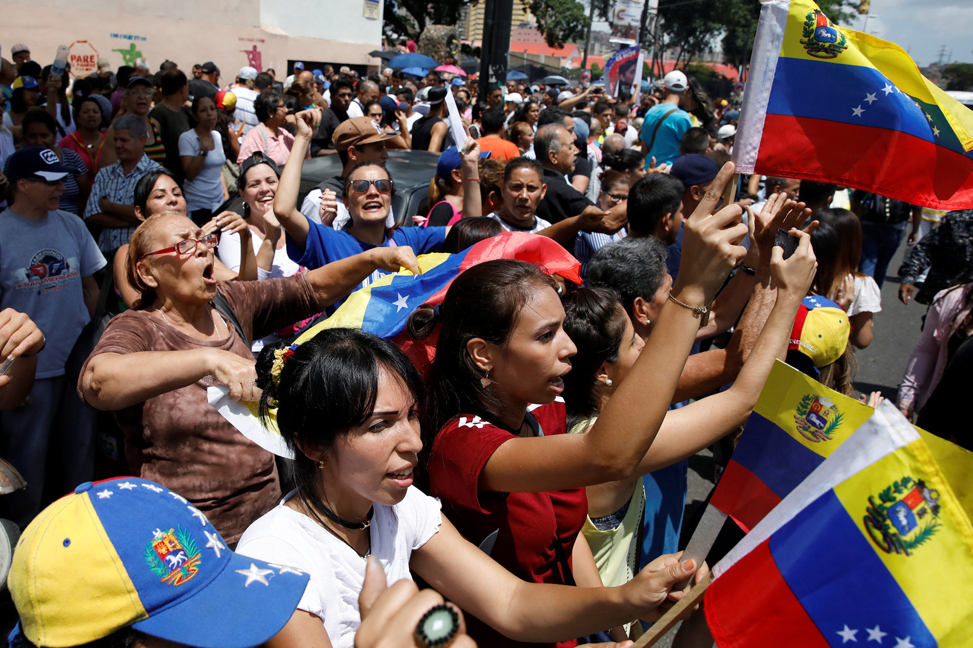 Gran parte de la sociedad venezolana celebra esta consulta. | Foto: Reuters 