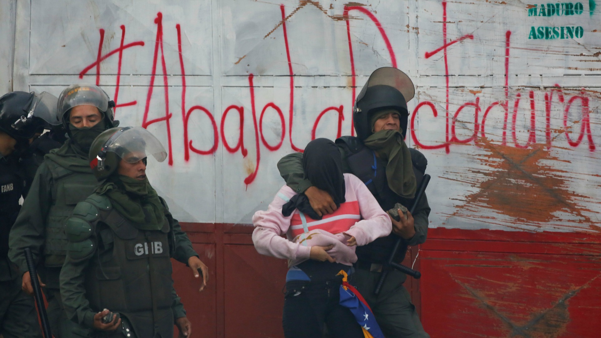 Zapatero pide al gobierno venezolano "nuevos gestos" un día antes de la Constituyente