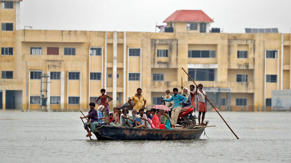 Al menos 1.200 muertos por las inundaciones en India, Nepal y Bangladesh