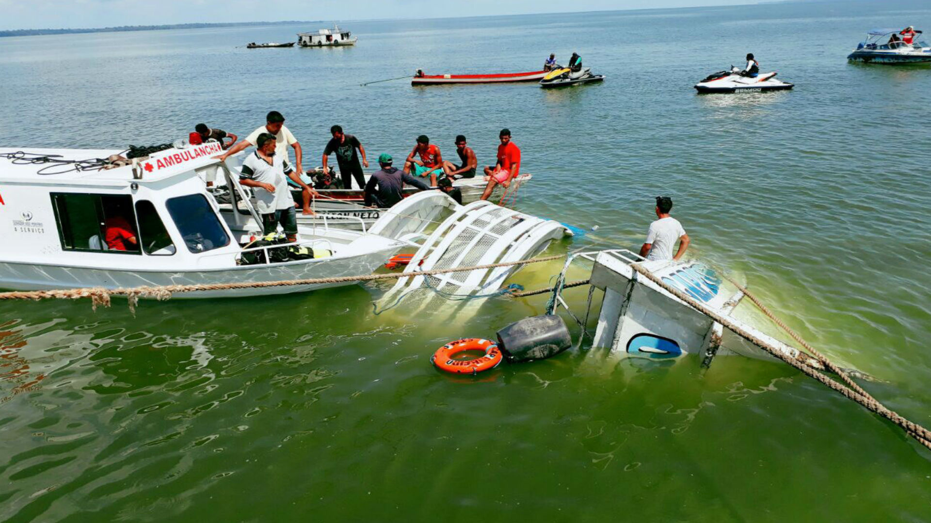 Al menos 41 muertos en dos naufragios en Brasil en dos días