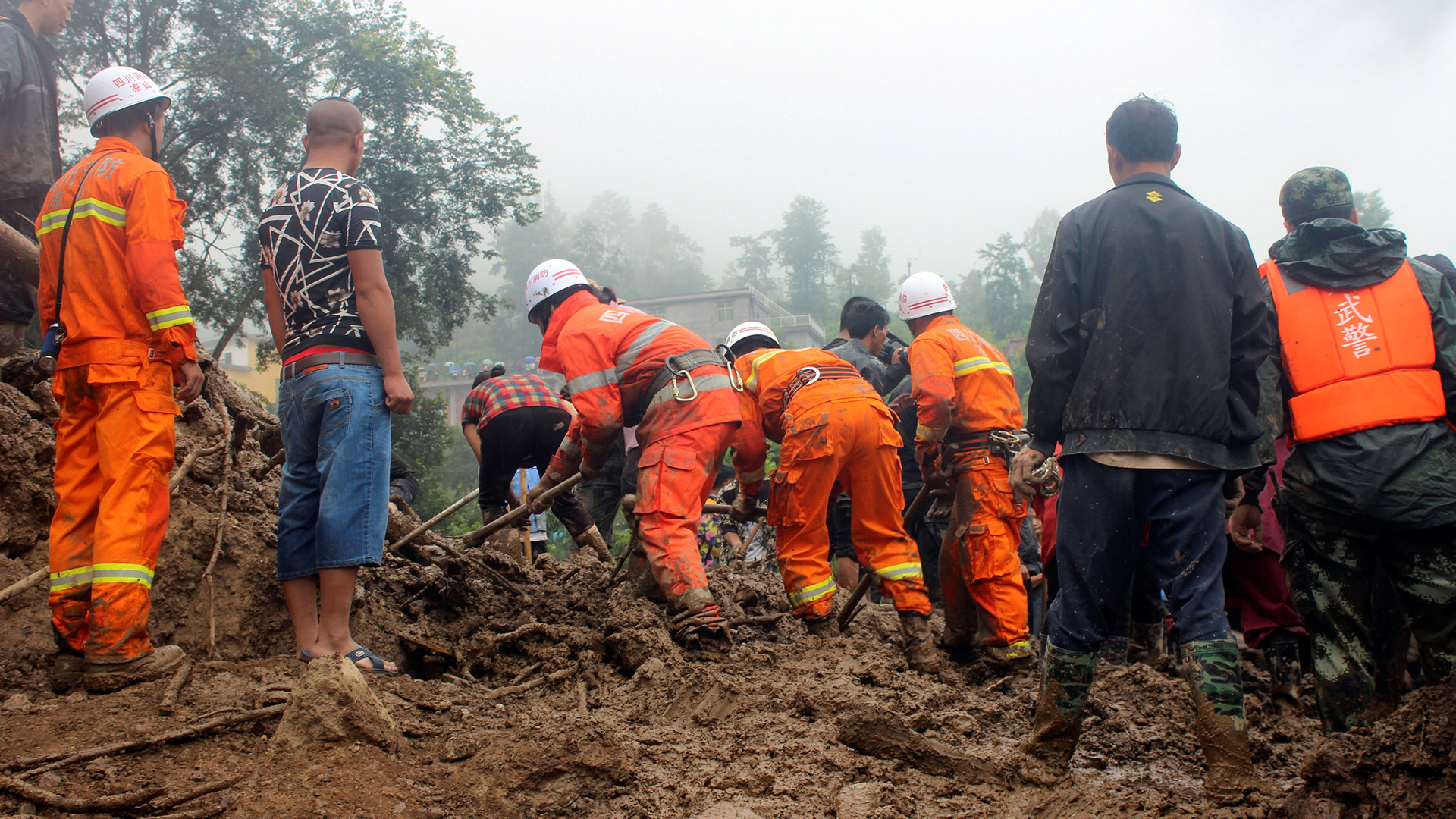 Al menos 7 muertos en otro deslizamiento de tierra en el oeste de China