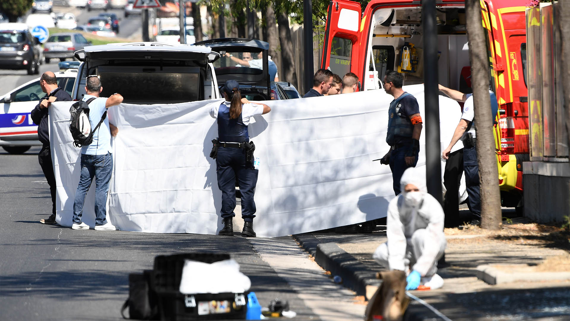 Al menos un muerto en Marsella tras chocar una furgoneta contra dos paradas de autobús