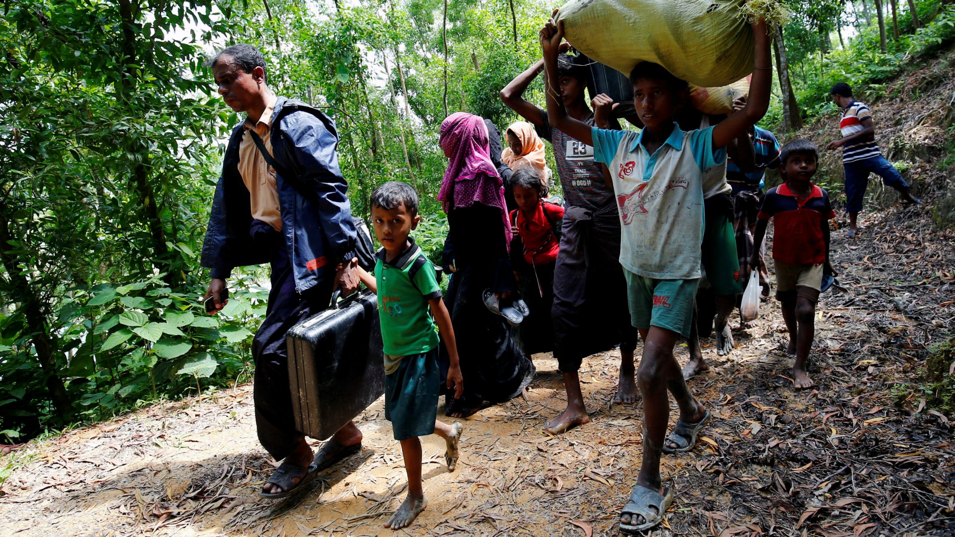 Ascienden a 110 los muertos por la ola de violencia en el oeste de Birmania