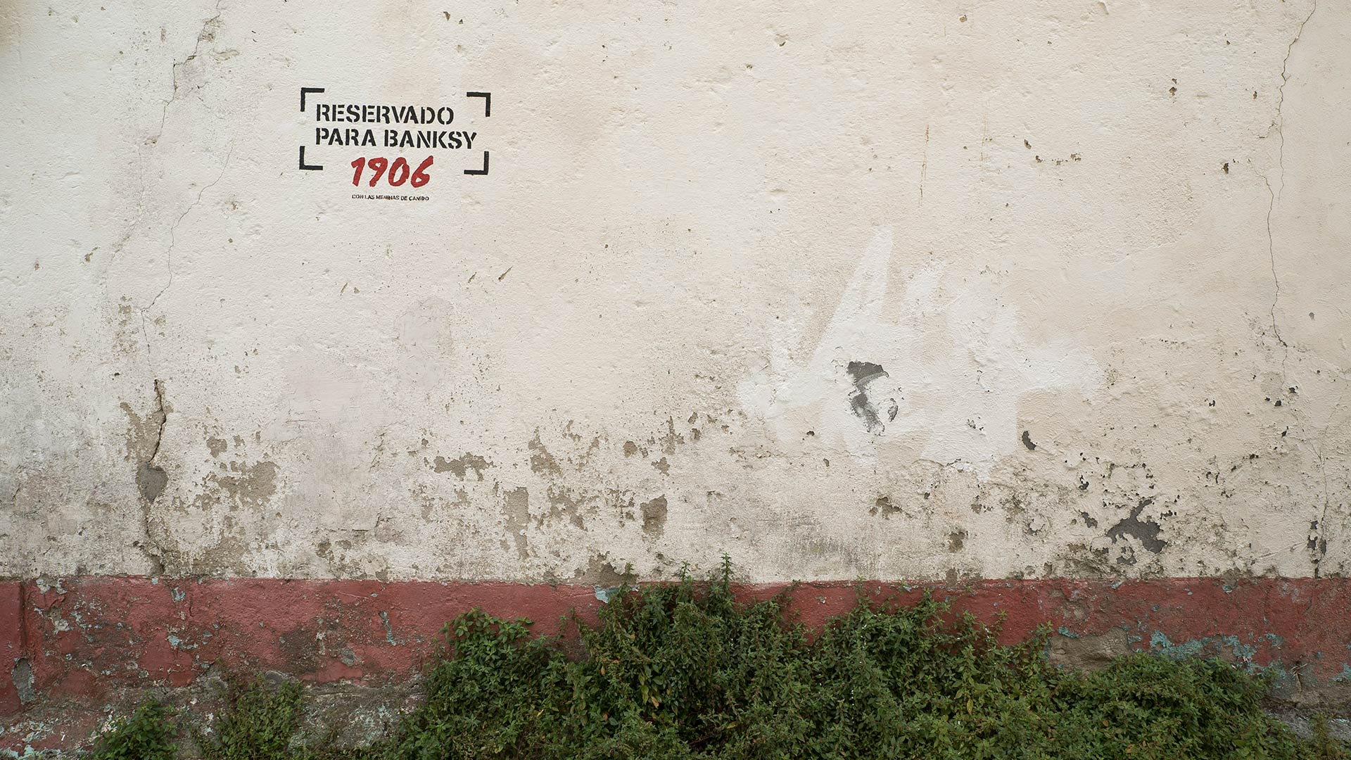 Banksy, un barrio deprimido de Ferrol te necesita para pintar Las Meninas