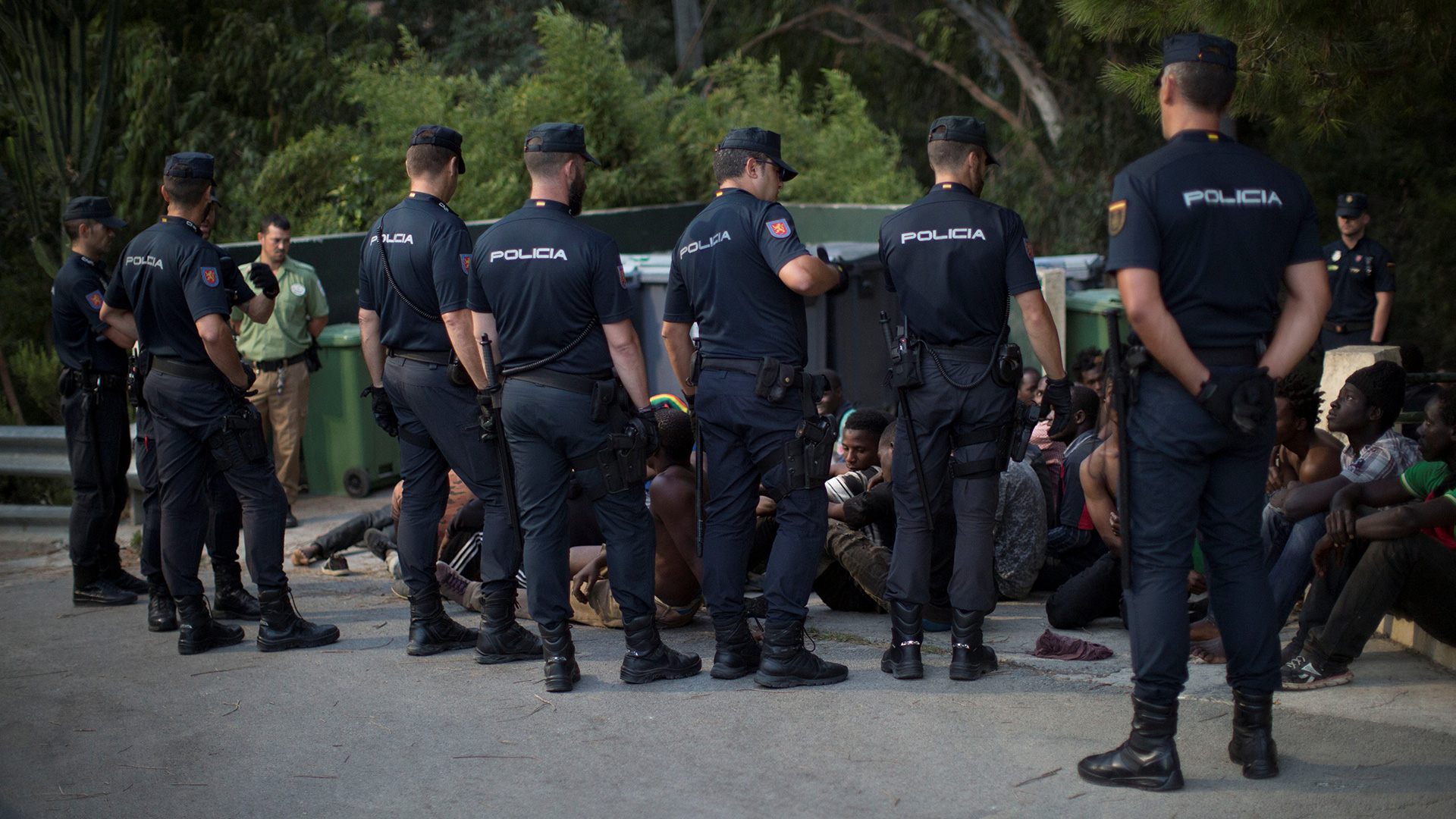 Desmantelada una red que llevaba migrantes a España en motos de agua