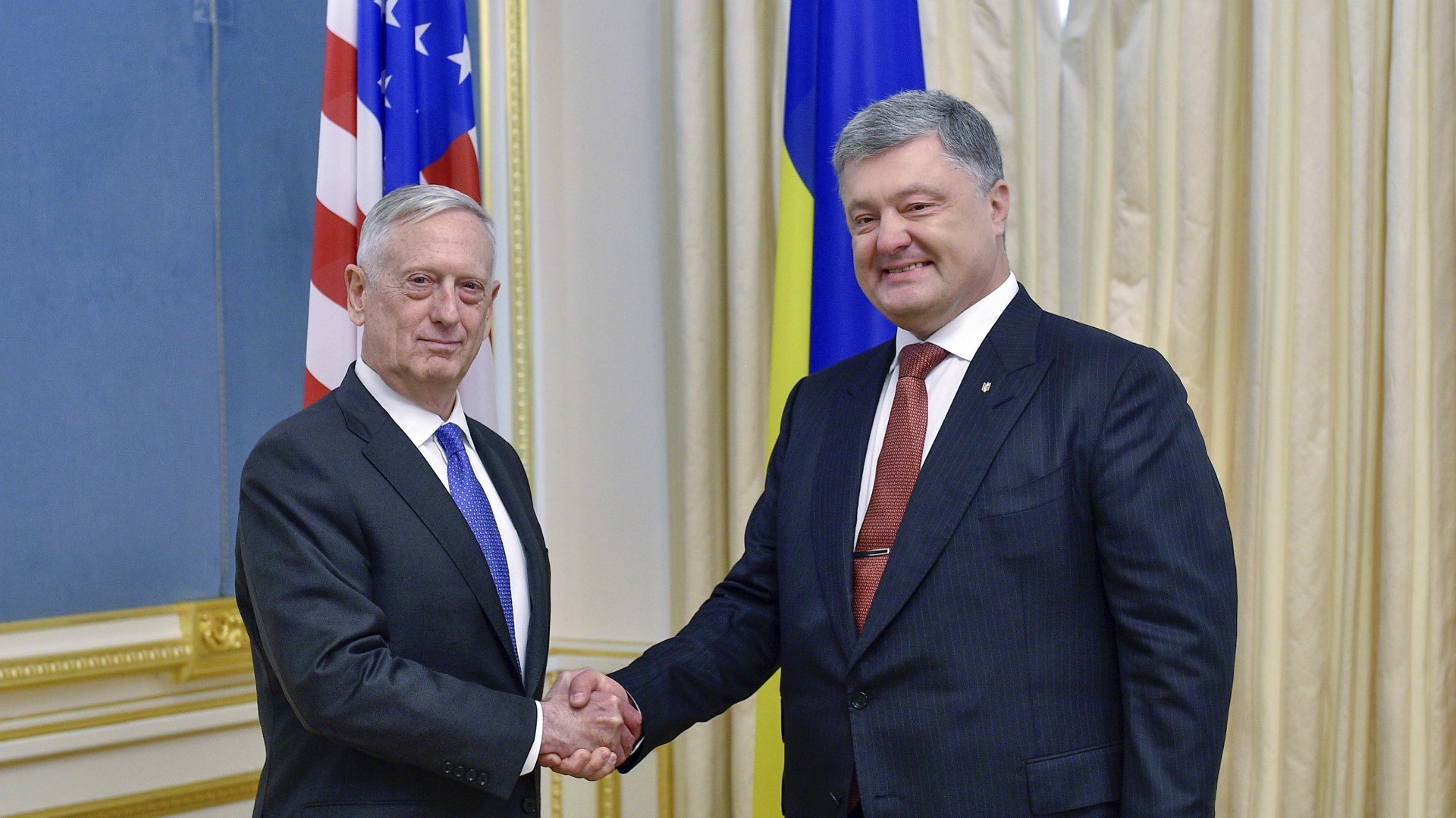 EEUU estudia la posibilidad de suministrar armas letales a Ucrania