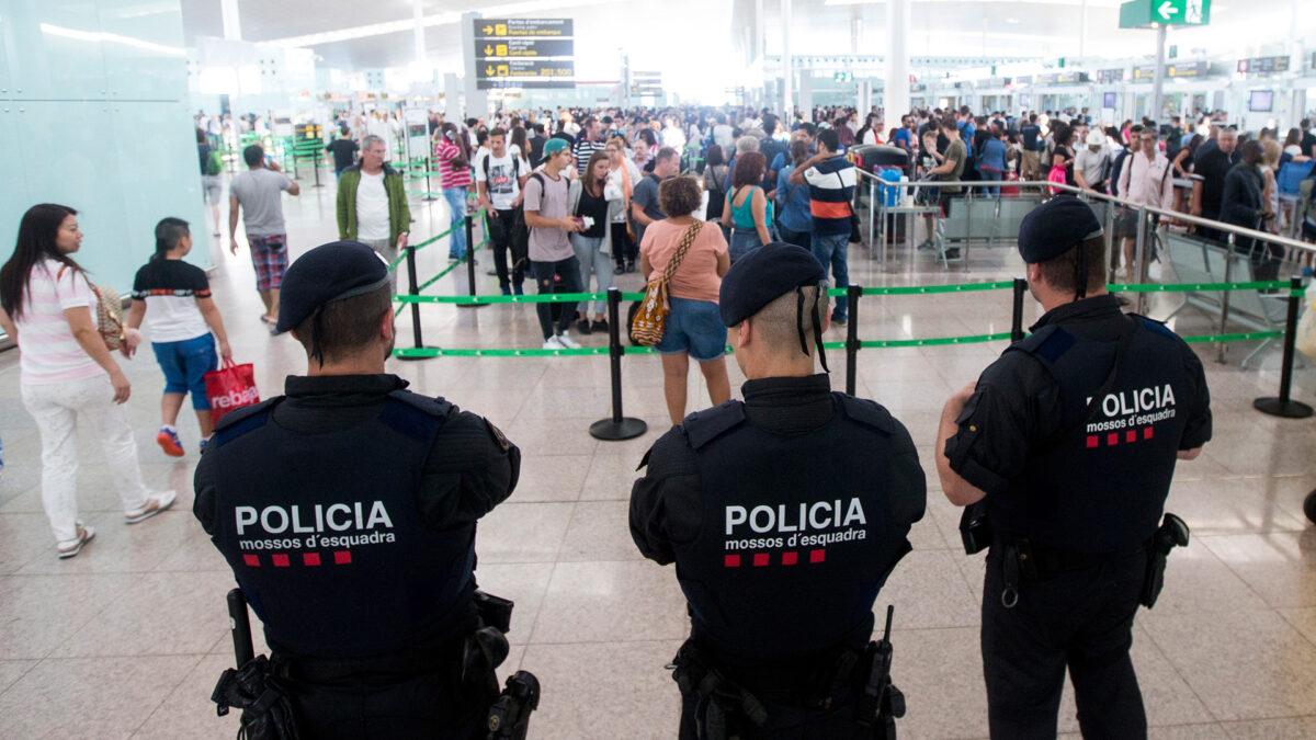 El Gobierno da 24 horas para acordar un arbitro que resuelva el conflicto en El Prat