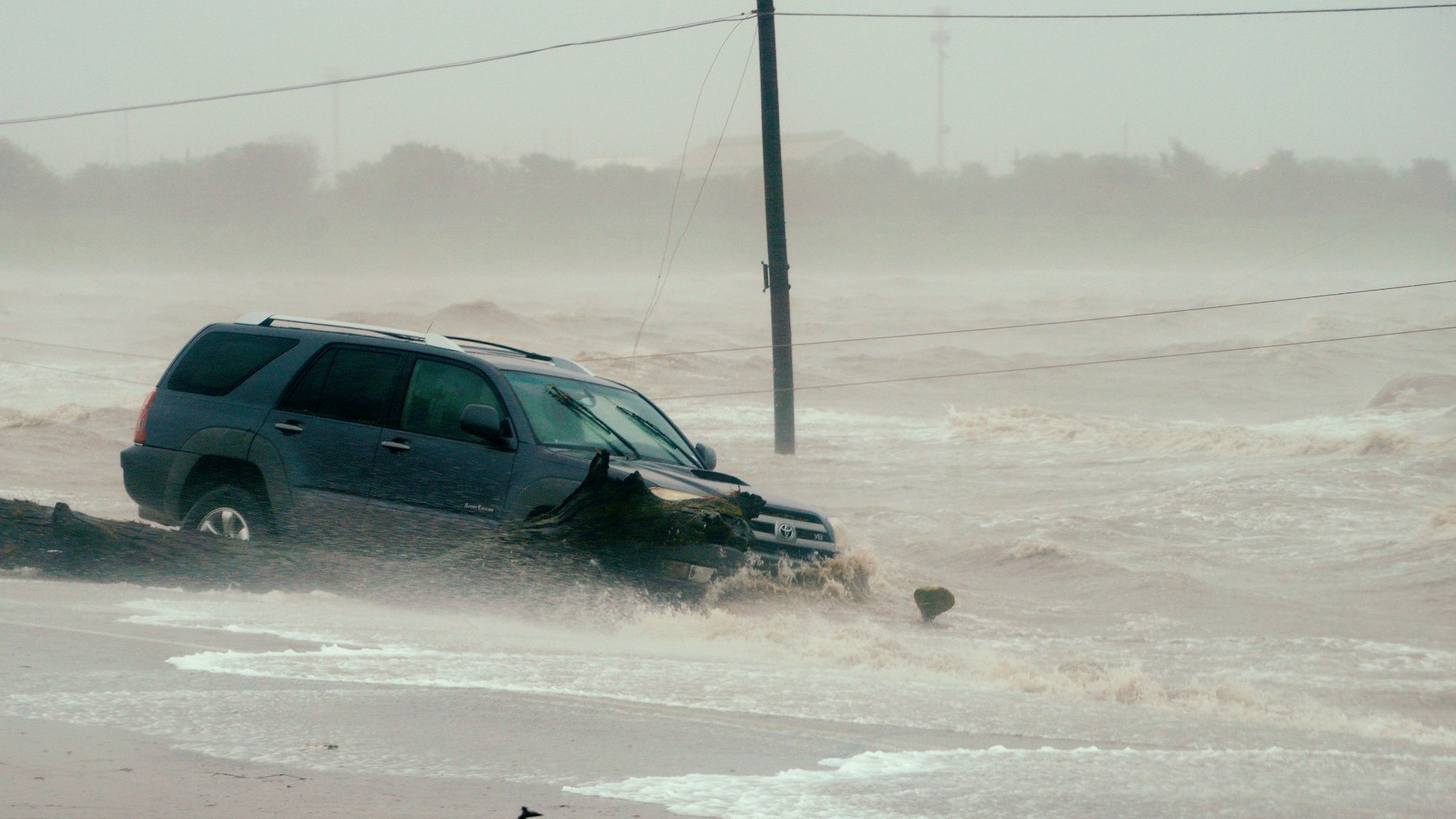 El Huracán Harvey deja al menos una víctima mortal a su paso por Texas