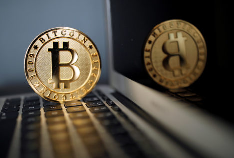 El precio del bitcoin alcanza el récord histórico de 3.000 dólares