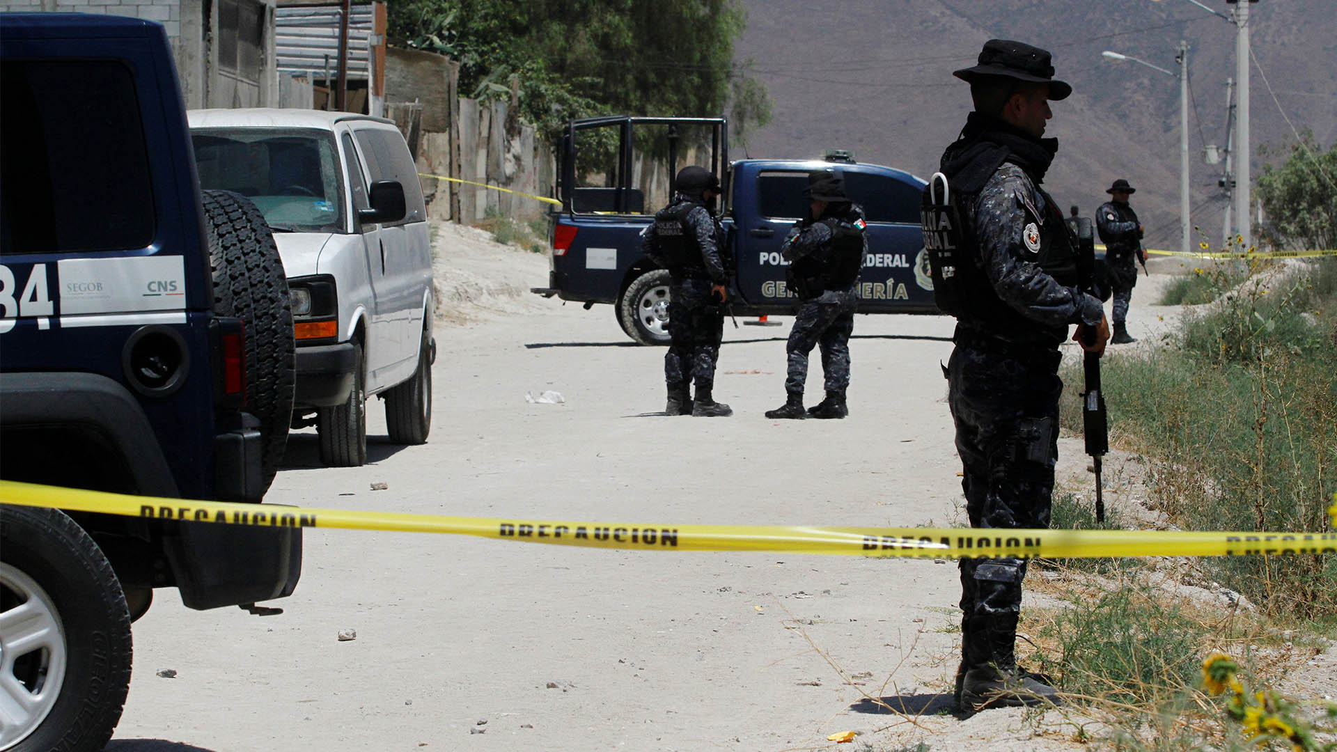 Encuentran cientos de huesos humanos enterrados clandestinamente en México